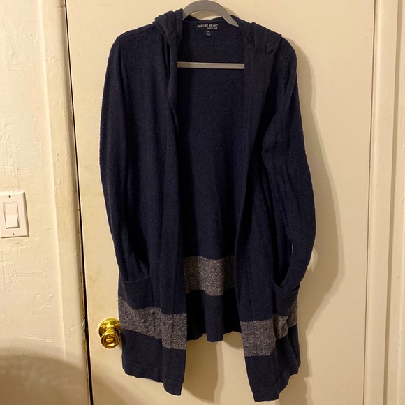 Barefoot Dreams Sweaters - Barefoot Dreams CozyChic Lite Cliffside Wrap carbon with pewter stripe knit yarn